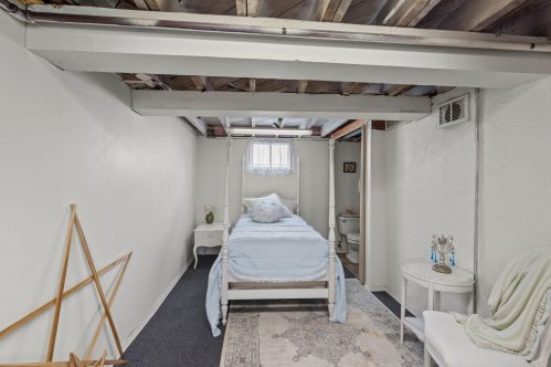 1211 Manila St, Manitowoc WI 54220-6241 exterior