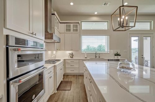 98 Lk Est Dr, Montgomery TX 77356-8066 exterior