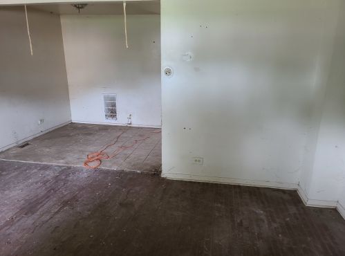 1009 Marquette Rd, Chicago, IL 60637-4317