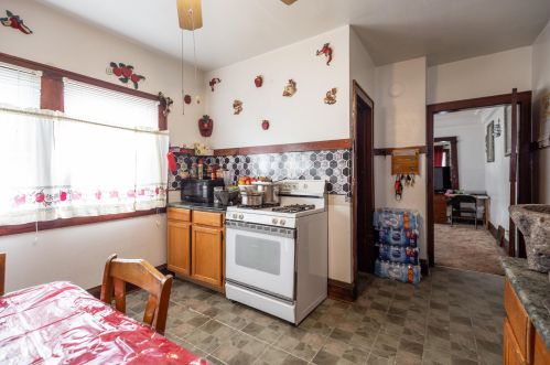 1570 Oklahoma Ave, Milwaukee WI 53207-2939 exterior