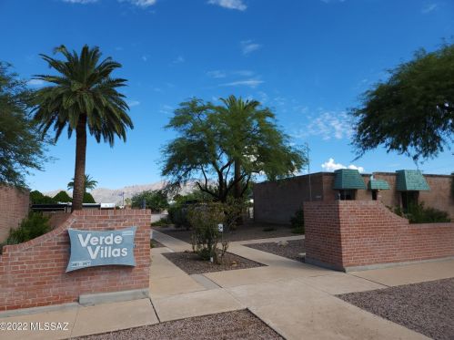 3475 Seneca St, Tucson, AZ 85716-3205