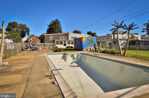 1110 Gregg St, Philadelphia PA 19115-4283 exterior