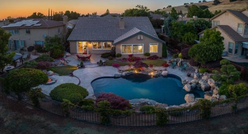 933 Glennfinnan Way, Folsom, CA 95630-6111