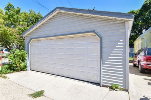 1109 18 St, Milwaukee WI 53233-1131 exterior