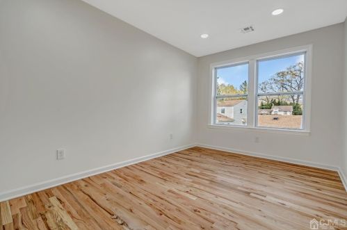 22 Stiles Rd, Edison NJ  08817-4137 exterior