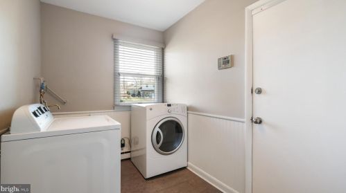 868 Broadmoor Rd, Huntingdon Valley PA 19006-2803 exterior