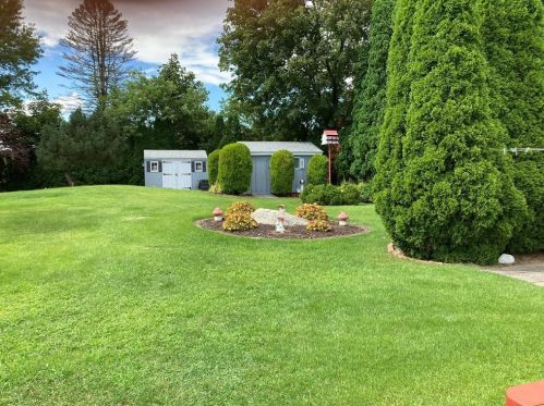 184 Bayberry Rd, Woonsocket RI 02895-2706 exterior