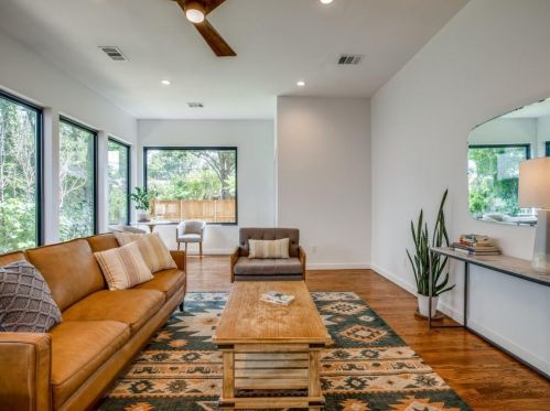 570 Hambrick Rd, Dallas TX  75218-1745 exterior