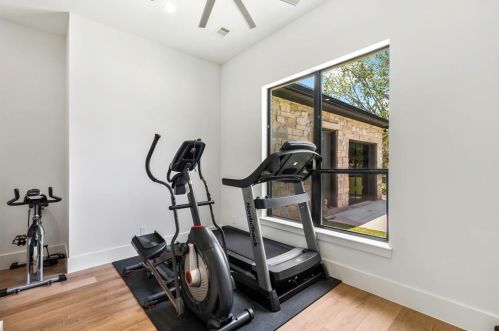 33218 Waltham Xing, Fulshear TX 77441-4205 exterior