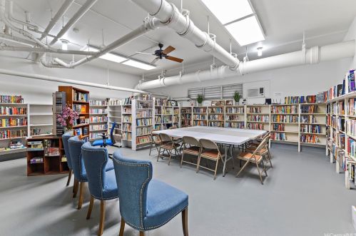 469 Ena Rd, Honolulu HI  96815-1749 exterior