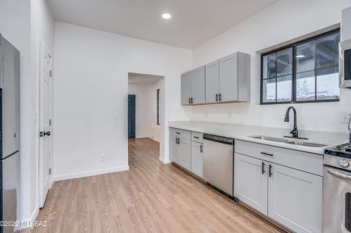 823 Arizona Ave, Tucson AZ  85705-7733 exterior