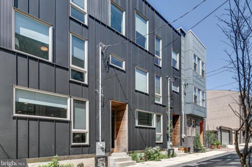 938 Leithgow St, Philadelphia PA  19123-1440 exterior