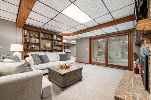 6129 Old Log Trl, Kalamazoo MI  49009-8032 exterior