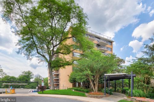 2030 Adams St, Arlington VA 22201-3749 exterior