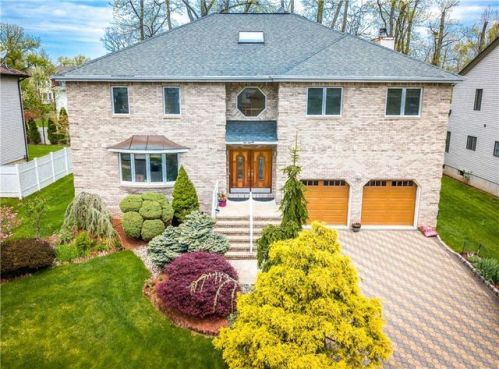 220 Fletcher St, Edison NJ  08820-1764 exterior