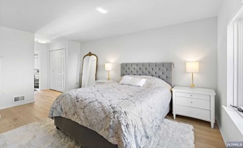 311 Nelson Ct, Edgewater NJ  07020-1618 exterior