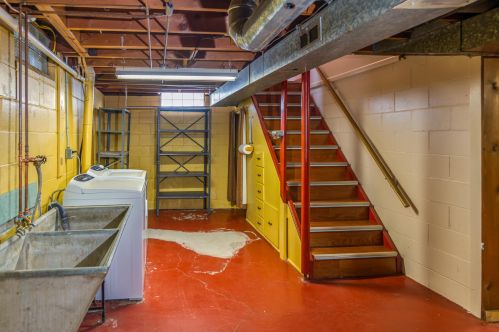 559 Oakcrest St, Wyoming MI exterior