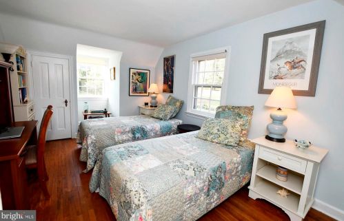 7 Vly Vw Rd, Media PA 19063-4234 exterior