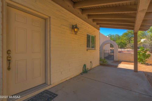 5048 Placita Del Lazo, Tucson AZ  85750-1529 exterior