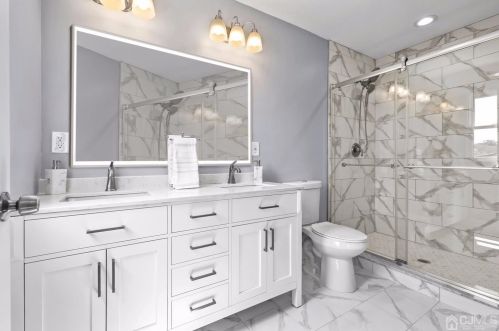 28 Twain Ave, Old Bridge NJ  08857-2110 exterior