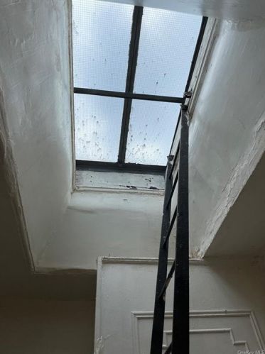 773 Beck St, Bronx NY 10459-5004 exterior