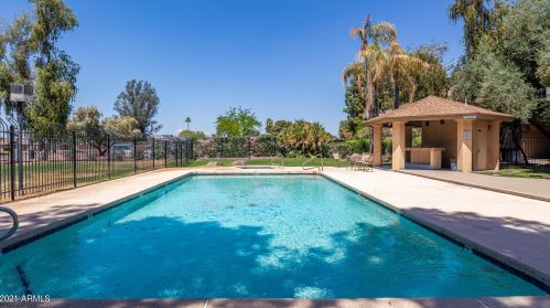 18811 19th Ave, Phoenix AZ 85027-5285 exterior