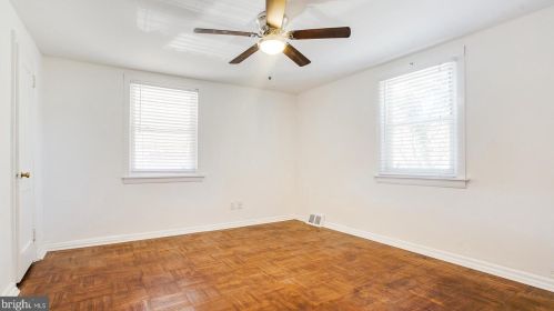 327 Fern St, Darby PA 19023-2614 exterior