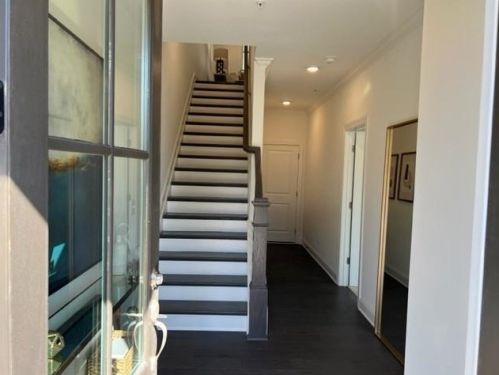 6539 Beacon Dr, Atlanta, GA 30328