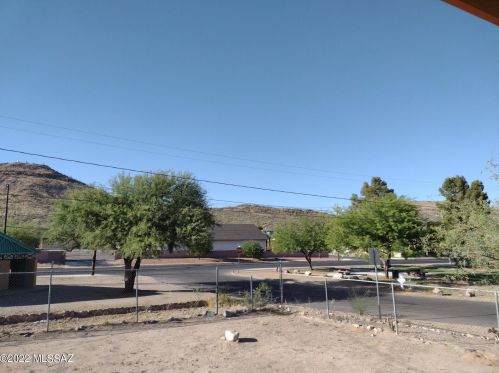 1864 Calle Sombrero, Tucson AZ 85713-2627 exterior