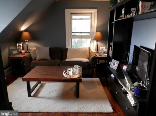 113 Walnut Ave, Ardmore PA 19003-2104 exterior