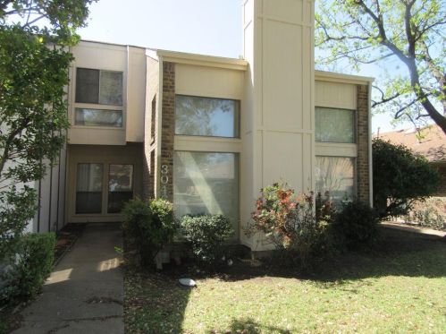 3046 Airhaven St, Dallas, TX 75229-2451