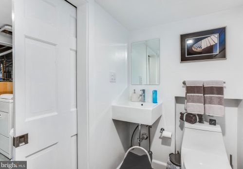 301 Glendale Ave, Alexandria VA 22301-2407 exterior