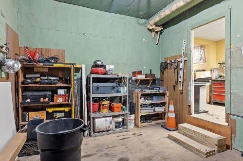 9 Elizabeth St, Worcester MA 01605-2949 exterior