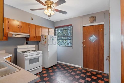 7609 Perry Ave, Chicago IL 60628-6827 exterior