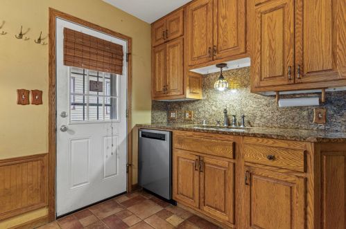 1933 95, Milwaukee WI 53227-1415 exterior