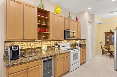 263 Glen Eagle Cir, Naples FL 34104-5715 exterior