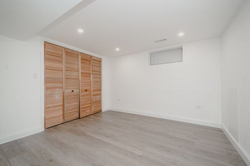 5630 Cullom Ave, Chicago IL 60634-1700 exterior