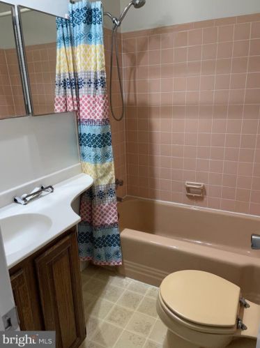 6931 Espey Ln, Mc Lean VA  22101-5456 exterior