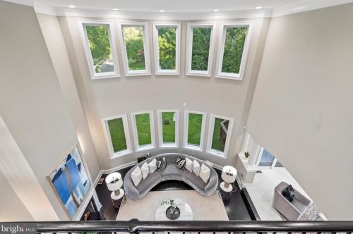 1645 Kirby Rd, Mc Lean VA  22101-3240 exterior