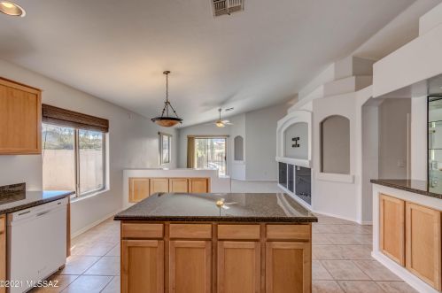 8483 Cantora Way, Tucson AZ 85743-5005 exterior