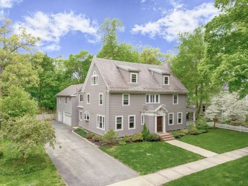 53 Frst Gln Rd, Springfield MA  01106-1115 exterior