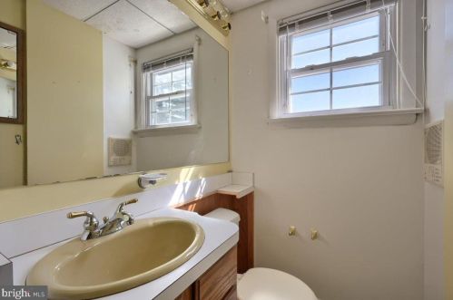 752 Nyes Rd, Hummelstown PA 17036-8688 exterior