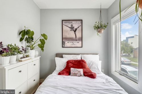 1530 Levis St, Washington DC 20002-2913 exterior