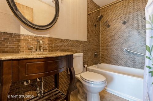 5201 Cornell Ave, Chicago IL  60615-4291 exterior