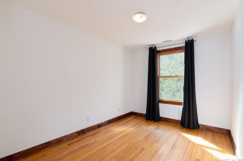 206 Milbank Ave, Greenwich CT 06830-6617 exterior