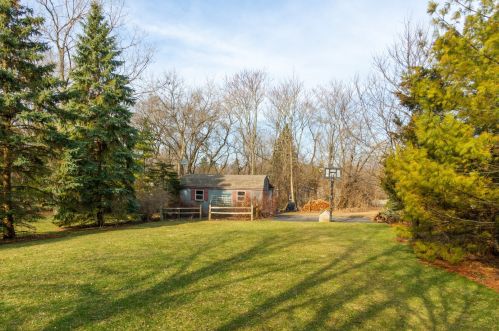 322 Lorraine Dr, Bull Valley IL 60012-3612 exterior