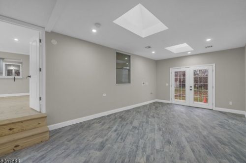 114 Woodlawn Ave, Bridgewater NJ 08807-2031 exterior