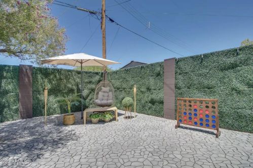 2152 Clarendon Ave, Phoenix AZ 85033-4120 exterior