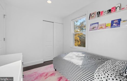 9301 Bentridge Ave, Rockville MD 20854-2860 exterior