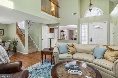 7513 Cross Gate Ln, Alexandria VA 22315-4619 exterior